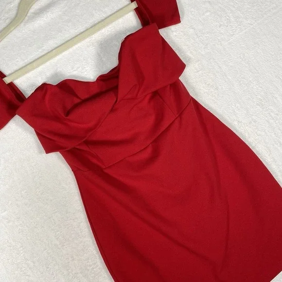 WINDSOR  Off Shoulder Red‎ Fitted Bodycon  Dress Size Large Cocktail Party - Picture 2 of 9